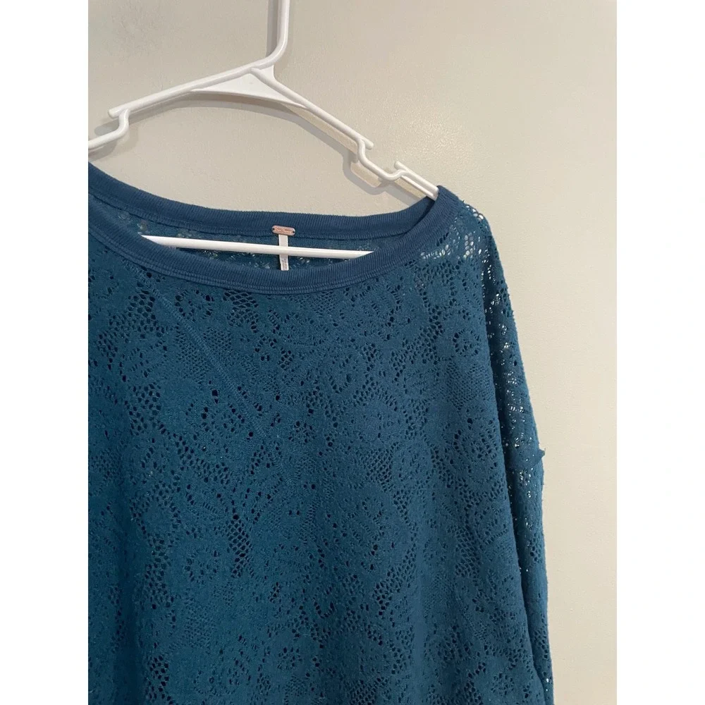 Free People Not Cold in This Top In Blue Size XS Oversized Lace‎ Sweater